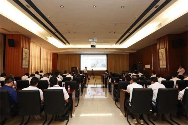 賽為安全為廈門金龍聯(lián)合汽車工業(yè)有限公司進行安全領導力培訓